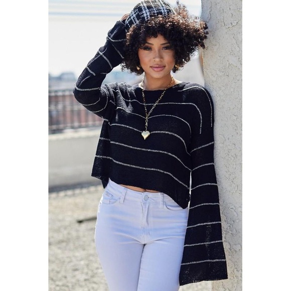 Round Neck Long Sleeve Striped Cropped Sweater - Picture 2 of 6